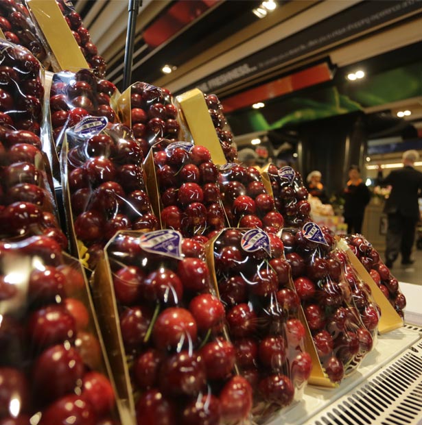 Packaged cherries